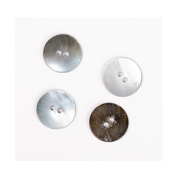 DROPS knap nr. 614: mnestrle perlemor 20mm. Prisen er pr. stk.