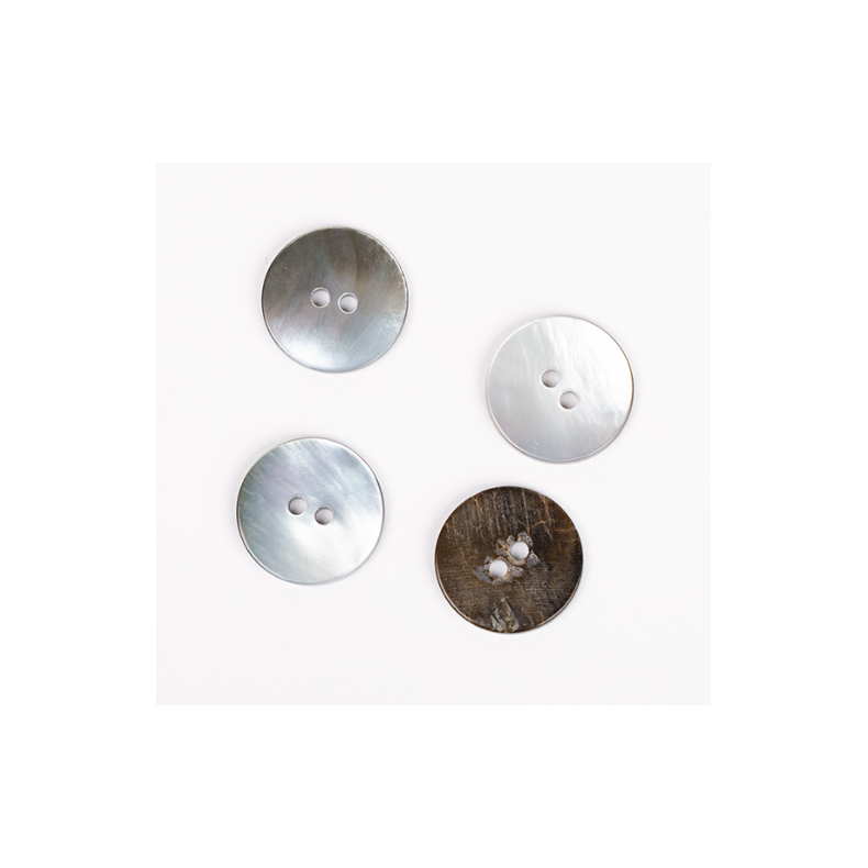 DROPS knap nr. 614: m�nestr�le perlemor 20mm. Prisen er pr. stk.