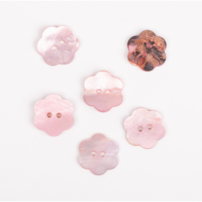 DROPS knap nr. 615: rosa perlemorsblomst 15 mm. Prisen er pr. stk.