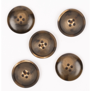 DROPS knap nr. 704: imiteret tr (valnd) 23mm. Prisen er pr. stk.